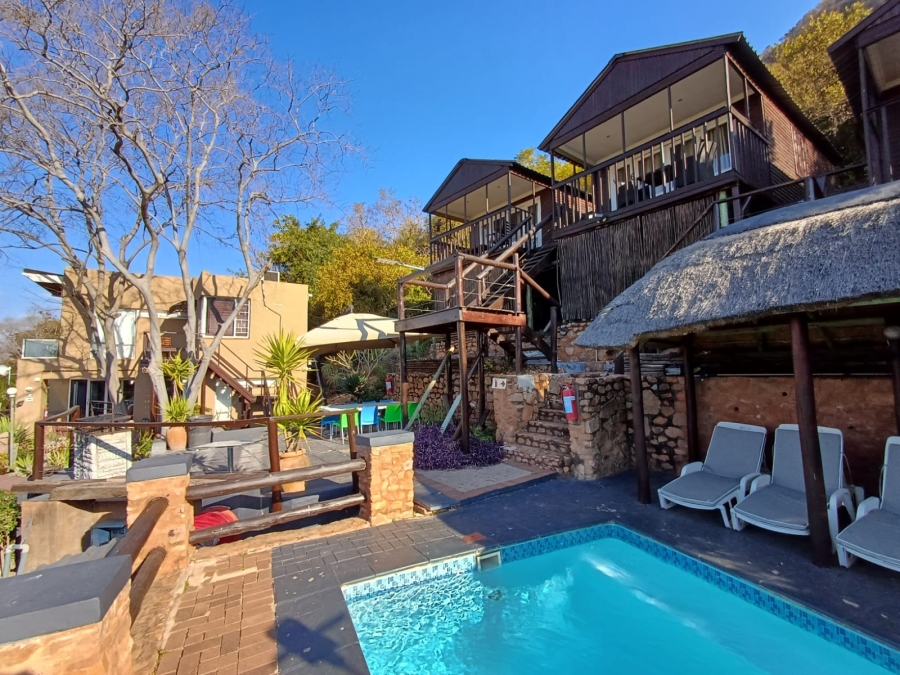 6 Bedroom Property for Sale in Kosmos North West